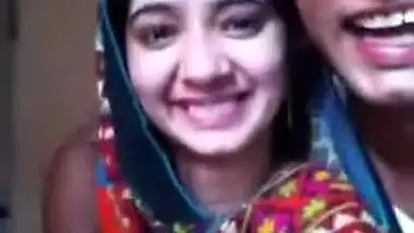 Super hot paki gf smooch n kiss boob press by bf wid urdu audio