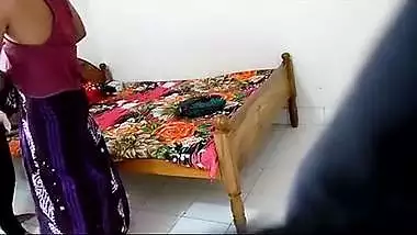 Desi escort girl making her first mms clip on demand