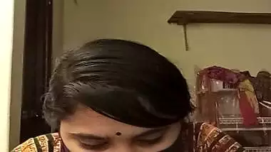 Cute masked girl naked thick boobs and sexy pussy