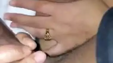 XXX village girl gives a blowjob to Desi man who makes an MMS video