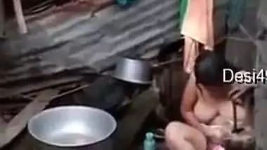 Today Exclusive- Boudi Outdoor Bathing Record In
