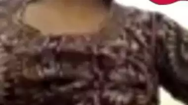 Girlfriend showing boob live on video call viral MMS