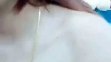 Big tits Indian cam girl paid topless chat recorded