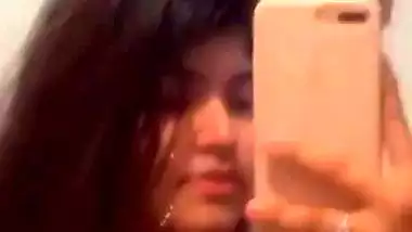 Beauty showing big boobs video as status message