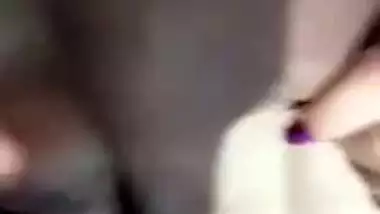 Boyfriend inserting beer bottle in GF pussy viral sex