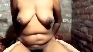 Desi sex MMS of a village lady bouncing on her man’s dick
