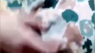 Cute bhabhi on Chamet topless video call FSI sex