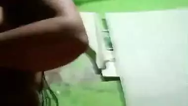 HD sex MMS of husband’s boob sucking