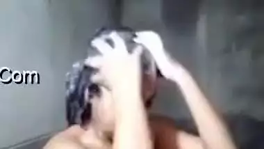 After party Desi whore comes home and goes to the impromptu shower