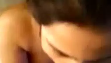 HD Indian blowjob of a lady makes her man cum profusely