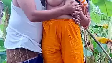 Sex in banana field by horny bhabhi with devar