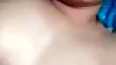 Desi Boudi with black hair does XXX porn of herself fingering her pussy