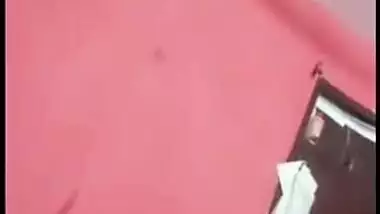 Desi girl in solo XXX show for men who pay to watch this MMS video