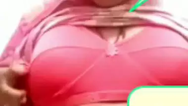 Cheating chubby wife topless viral video calling lover