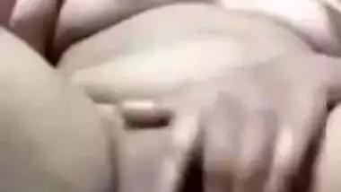 Cigarette gives Desi woman's desired XXX pleasure in MMS footage