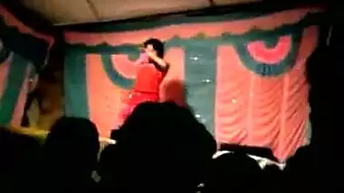 Desi Bhabhi Dances Nude on Stage in Public