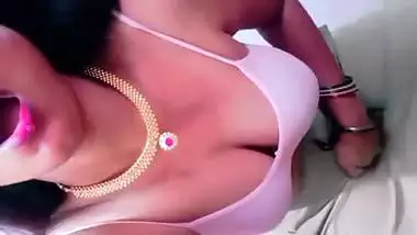 Desi Indian tight pussy women first time fucking in outdoor