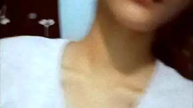 Slim desi horny girl fingering pussy viral nude