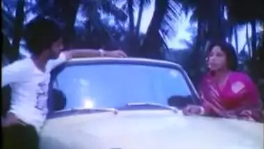 Sono tutte e due belle fiche pero tua sorella...