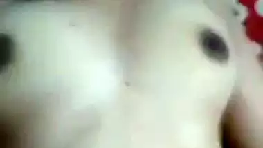 BF fucks his sexy GF’s tight, shaved pussy