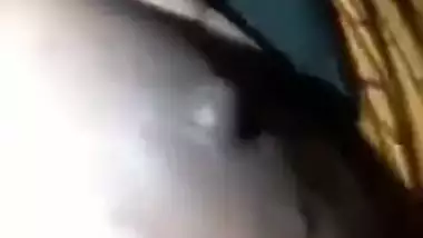 Desi girl solo XXX video where she takes boobs and pussy to light