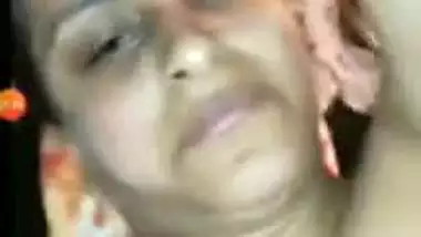 XXX Indian couple sharing sex video