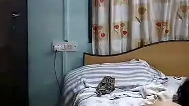 Cute girlfriend round ass showing viral xxx MMS