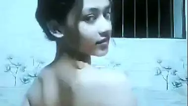 Topless video making of hot viral Indian girlfriend