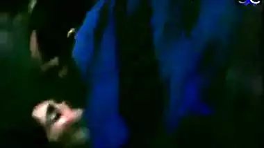 What is the actress's name and which vid