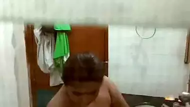 Huge boobs MILF naked in the bathroom viral MMS