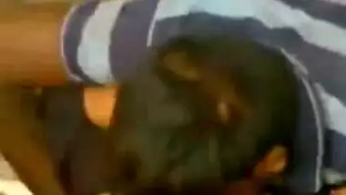 Guy took Desi teen to alley for outdoor XXX twosome that becomes MMS