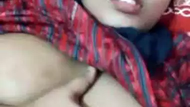 Bhabhi pressing boobs selfie video taken for lover