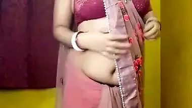 Bhabhi in saree live nude huge boobs showing recorded