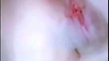 Nude Indian girl strips to show her sexy body