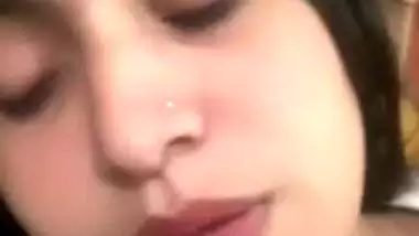 Khubsurat ladki ki pussy showing to boyfriend viral MMS