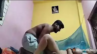 Guy fucks his chubby stepsister in Bangla chuda chudi