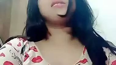 Big boob girl shows her boobs on a video call sex