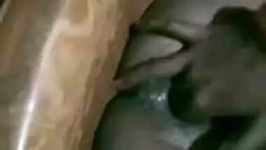 Whore gets it on with fingers in XXX close-up Desi video being