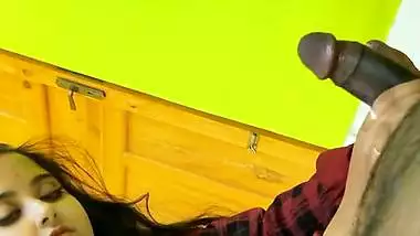 Desi bhabhi shaking dick of husband till cumming