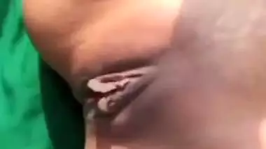 Man fucks shaved pussy in desi outdoor xxx MMS