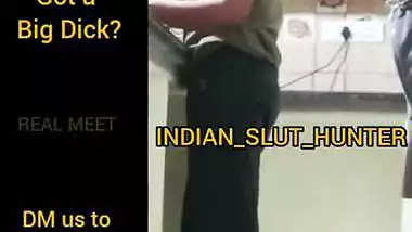 INDIAN SLUT HUNTER - EPISODE 32 : FULL MOVIE - KAAM WALI BAI KO KHANA BANANE KE BEECH ME PAKAD KAR CHOD DIYA (INDIAN HOUSEMAID GETS BANGED WHILE PREPA