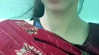 Cute desi girl virgin boobs showing viral selfie