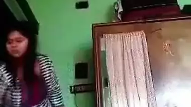 Man set camera in Desi girlfriend's room to film her XXX naked body