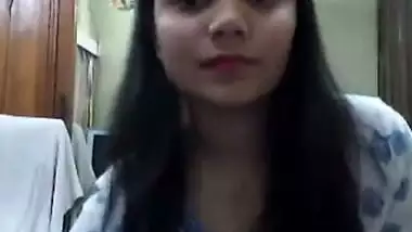 Girlfriend wants fuck and showing naked pussy pics