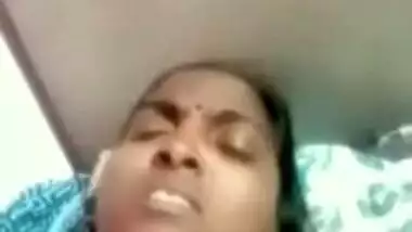 Nude Desi MILF with chubby body making XXX video for online fans