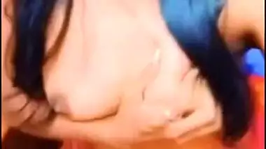 Desi girl takes part in XXX homemade porn where she exposes everything