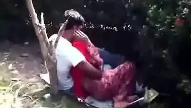 Couple Romance In Park - Movies. video3porn3