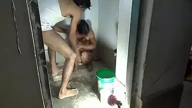 XXX teen has sex fun with Desi fuckstick nailing her in an empty room