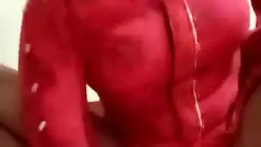 Horny girlfriend masturbating xxx pussy with rod