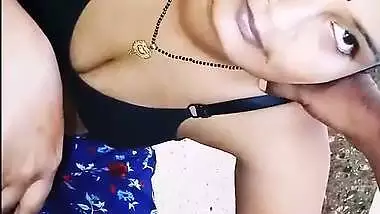 Tight bra boobs showing bhabhi sucking dick of devar